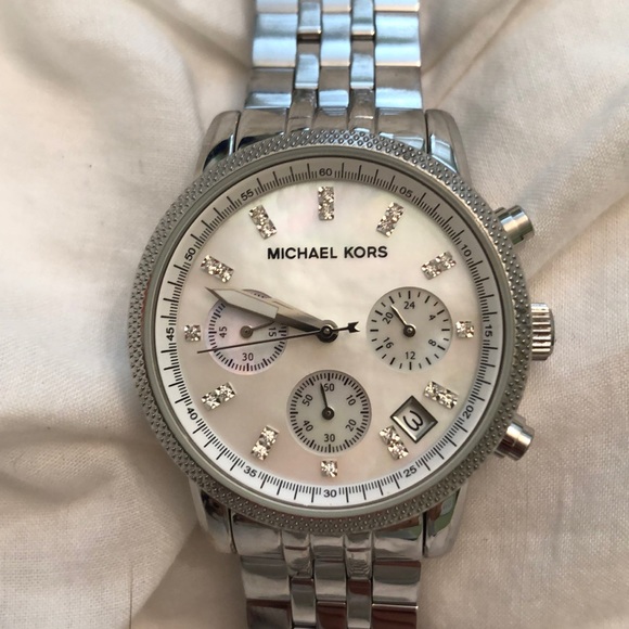 Micheal Kors Silver MK-5020 - Picture 2 of 3